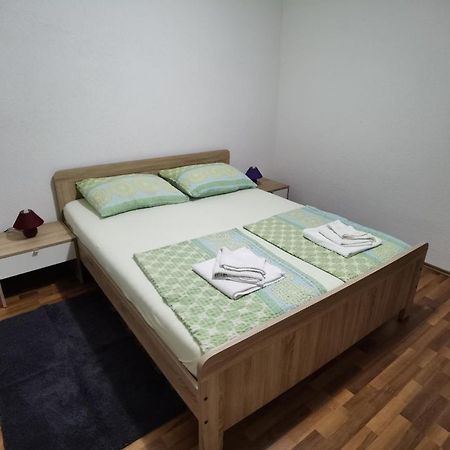 Sveti Vid-Miholjice Apartments Beciri מראה חיצוני תמונה