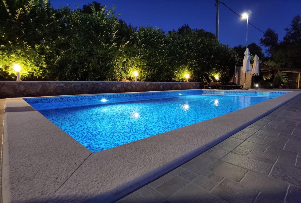 Sveti Vid-Miholjice Apartments Beciri מראה חיצוני תמונה