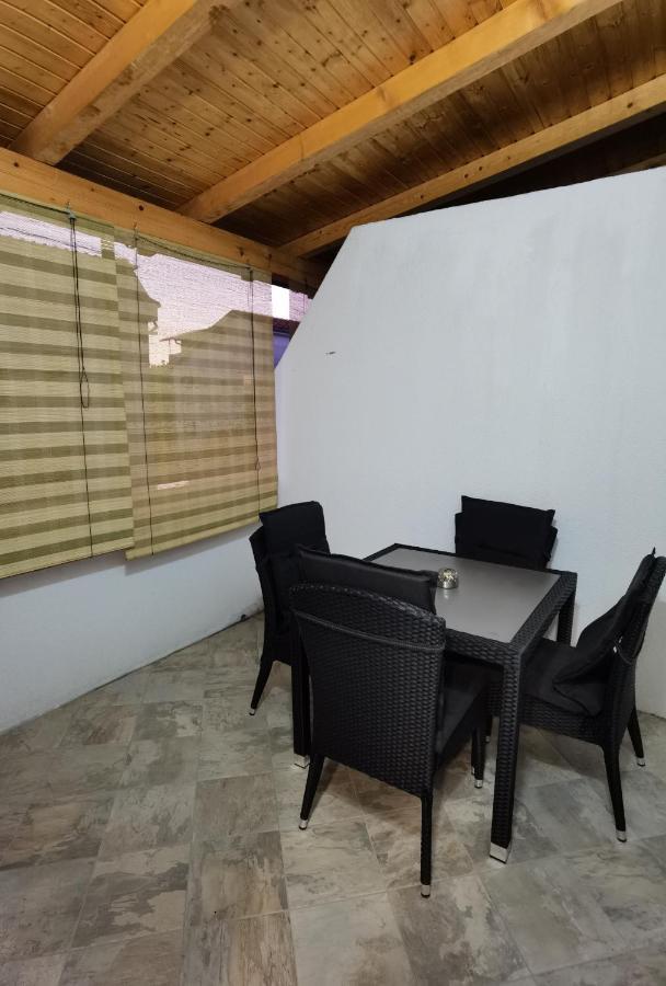 Sveti Vid-Miholjice Apartments Beciri מראה חיצוני תמונה