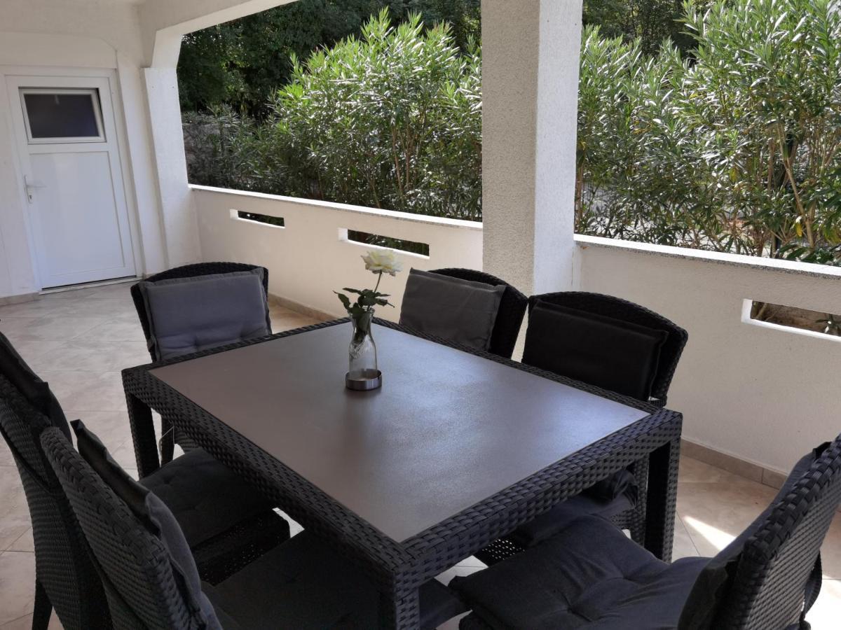 Sveti Vid-Miholjice Apartments Beciri מראה חיצוני תמונה
